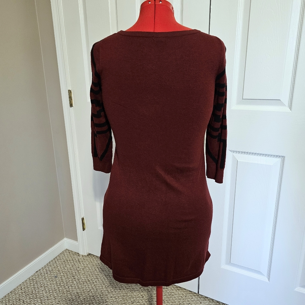 HP🎉 Express Geometric Print Maroon Sweater Dress - Size SP - Picture 5 of 9